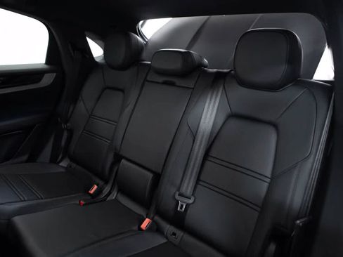 Certified 2026 Porsche Cayenne Coupe AWD/4WD image 37