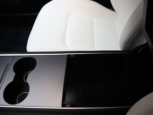 Used 2022 Tesla Model 3 image 49