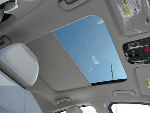 New 2025 Hyundai Sonata Limited image 60