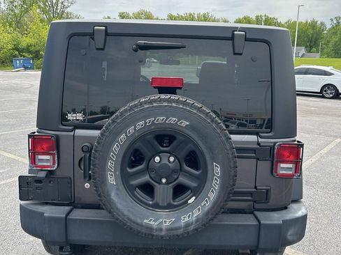 Used 2018 Jeep Wrangler Sport w/ Connectivity Group AWD/4WD image 5