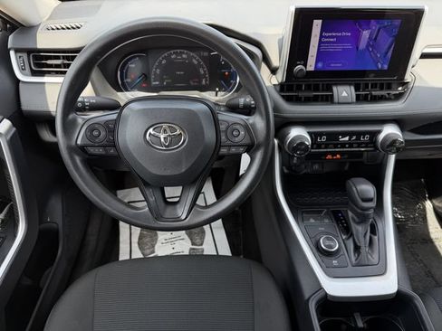 Used 2025 Toyota RAV4 LE AWD/4WD image 12