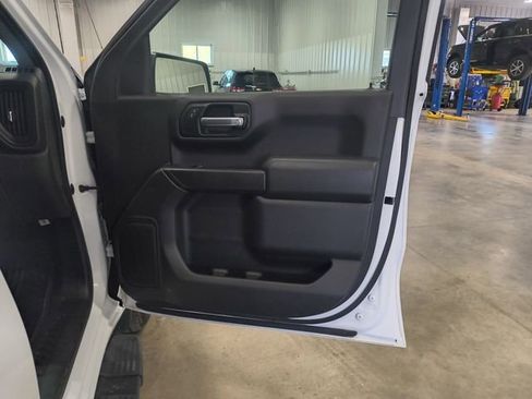 Used 2019 Chevrolet Silverado 1500 Custom AWD/4WD image 29