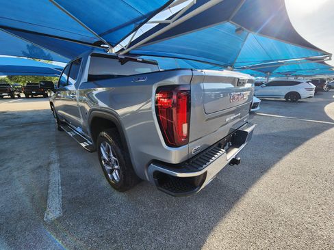 Used 2023 GMC Sierra 1500 SLT AWD/4WD image 3