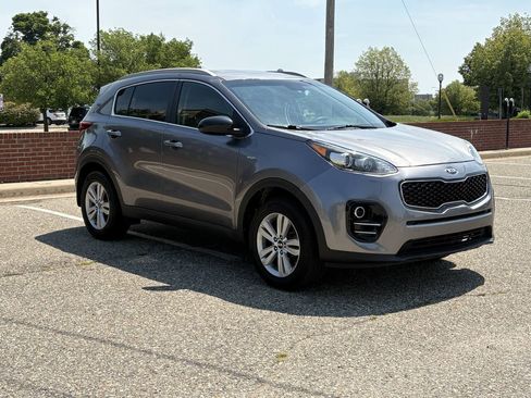 Used 2018 Kia Sportage LX w/ LX Popular Package AWD/4WD image 5