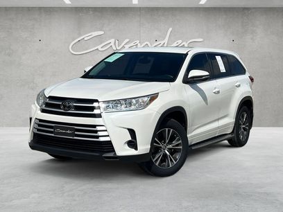 Used 2017 Toyota Highlander LE