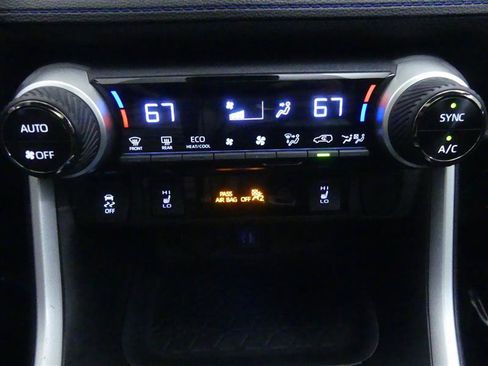 Used 2023 Toyota RAV4 XSE AWD/4WD image 13