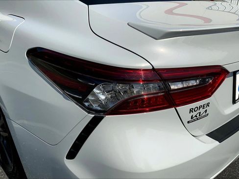 Used 2022 Toyota Camry XSE image 27