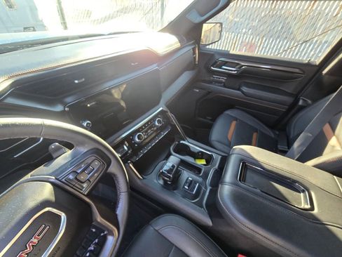 Used 2022 GMC Sierra 1500 AT4 w/ AT4 Preferred Package image 19