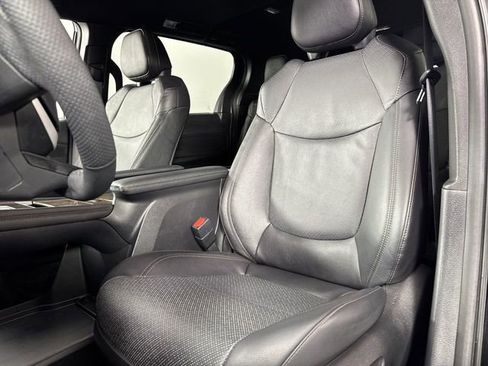 Used 2025 Toyota Sienna Platinum image 20