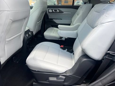 Certified 2025 Ford Explorer Platinum w/ Ultimate Package AWD/4WD image 21