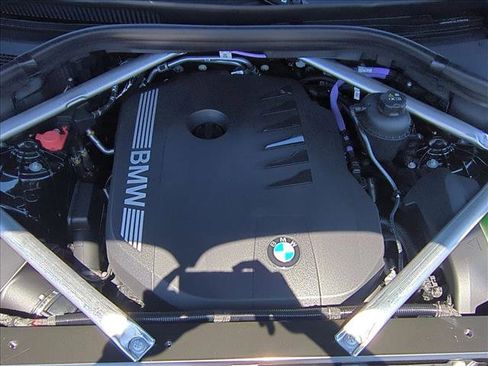 Used 2026 BMW X5 sDrive40i w/ M Sport Package image 15