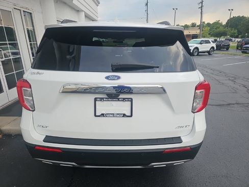 Used 2024 Ford Explorer XLT w/ Equipment Group 202A AWD/4WD image 5