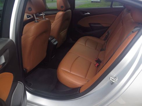 Used 2017 Chevrolet Cruze Premier FWD image 15