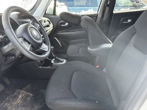 Used 2023 Jeep Renegade Latitude image 5