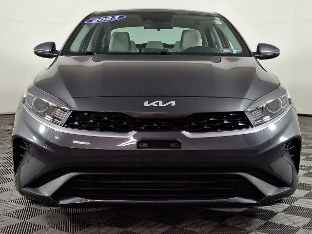 Used 2023 Kia Forte LXS w/ LXS Technology Package FWD image 5