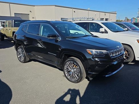 Used 2022 Jeep Compass Limited w/ Elite Group image 13