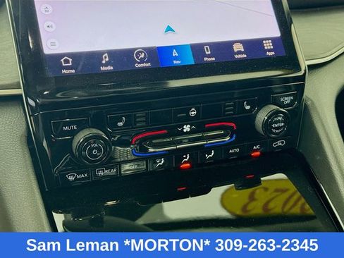 Used 2023 Jeep Grand Cherokee Limited image 16