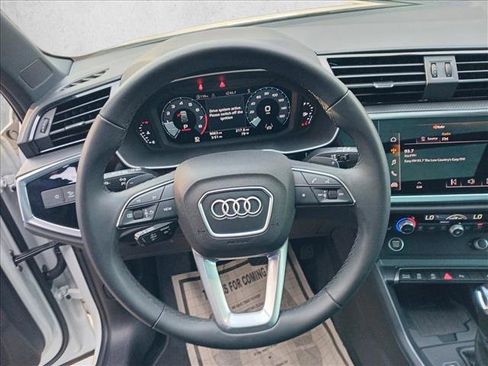 Certified 2025 Audi Q3 2.0T Premium w/ Convenience Package image 17