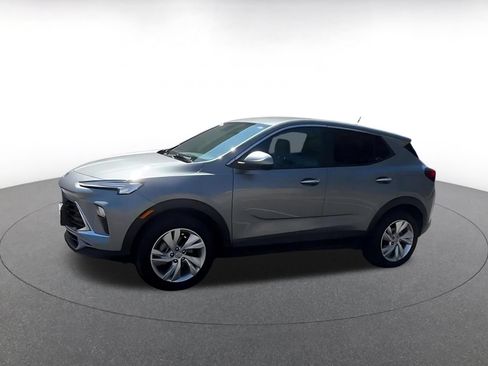 Used 2025 Buick Encore GX Preferred AWD/4WD image 8