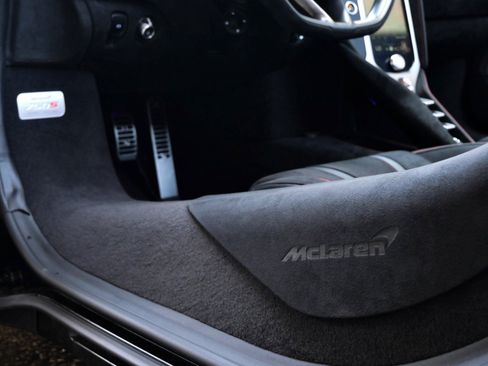 Used 2024 McLaren 750S Spider image 29