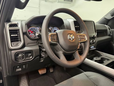 Used 2025 RAM 1500 Big Horn AWD/4WD image 4