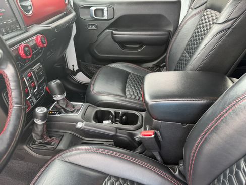 Used 2021 Jeep Wrangler Unlimited Rubicon AWD/4WD image 12
