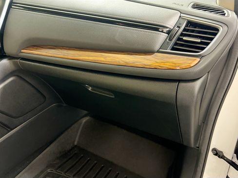 Used 2020 Honda CR-V Touring image 34