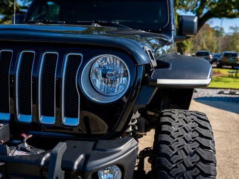 Used 2020 Jeep Wrangler Unlimited Sahara image 3