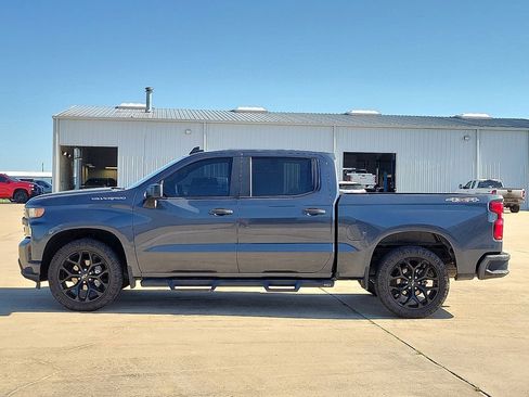 Used 2021 Chevrolet Silverado 1500 Custom image 3