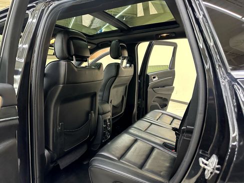 Used 2015 Jeep Grand Cherokee Overland image 34