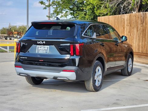 New 2026 Kia Sorento LX image 4