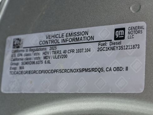 Used 2025 Chevrolet Silverado 2500 LT w/ Convenience Package image 32