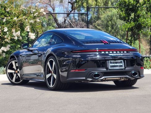 Used 2025 Porsche 911 Carrera S RWD image 3