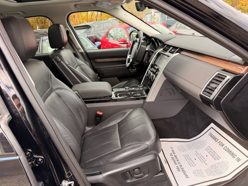 Used 2017 Land Rover Discovery HSE image 23