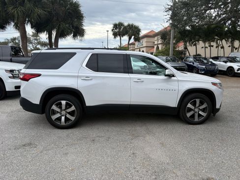 Used 2020 Chevrolet Traverse LT w/ LT Premium Package image 8