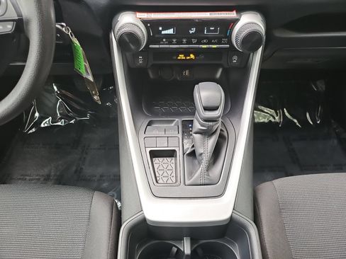Used 2025 Toyota RAV4 LE FWD image 31