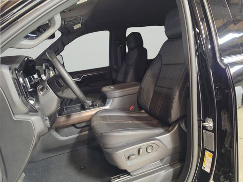 Used 2025 Chevrolet Silverado 3500 High Country w/ Technology Package image 3