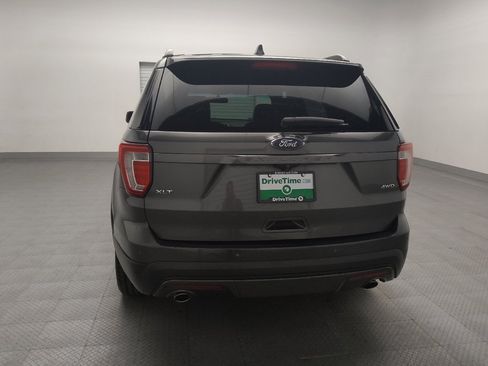 Used 2017 Ford Explorer XLT w/ Equipment Group 202A AWD/4WD image 6
