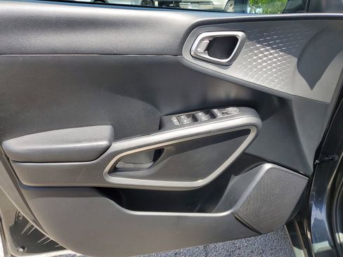 Certified 2023 Kia Soul S FWD image 19