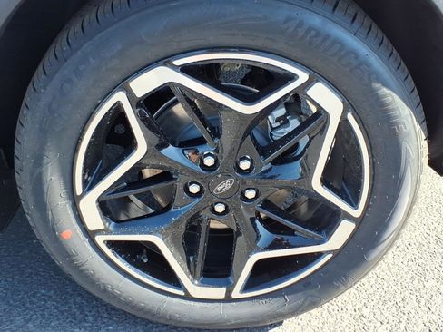 New 2026 Ford Escape Platinum w/ Premium Technology Package AWD/4WD image 5