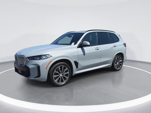Used 2024 BMW X5 xDrive40i w/ M Sport Package AWD/4WD image 4