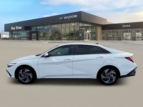 New 2026 Hyundai Elantra Limited FWD image 3