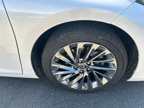 Used 2024 Lexus ES 300h w/ Accessory Package (Z1) FWD image 24