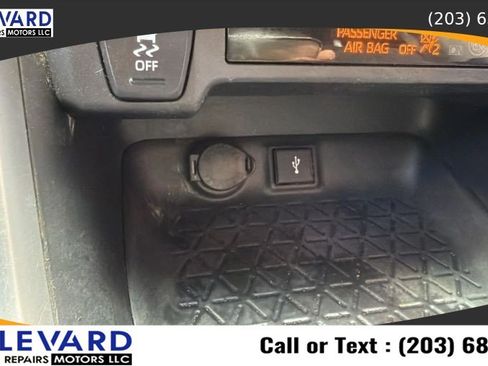 Used 2021 Toyota RAV4 XLE AWD/4WD image 16
