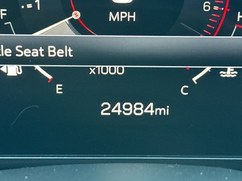 Used 2025 GMC Yukon Denali image 3