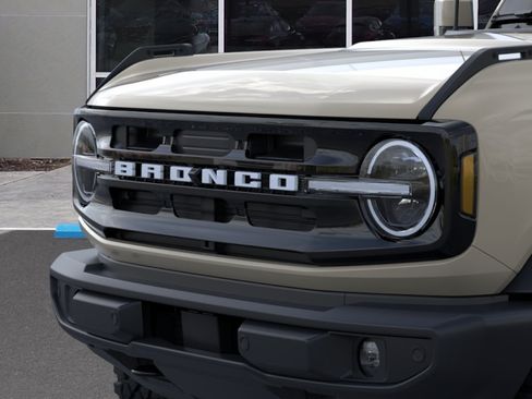 New 2026 Ford Bronco Outer Banks w/ Sasquatch Package AWD/4WD image 19