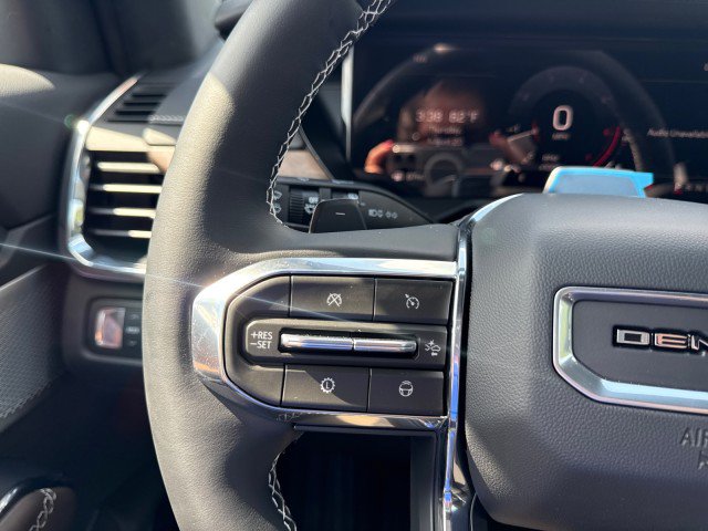 New 2026 GMC Acadia Denali Ultimate FWD image 32