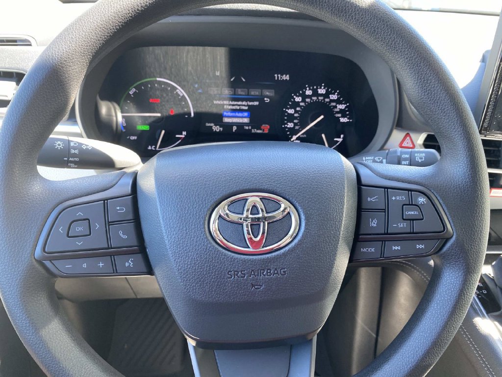 New 2026 Toyota Sienna LE FWD image 20