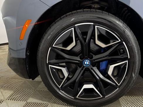 Used 2023 BMW iX xDrive50 w/ Sport Package image 23