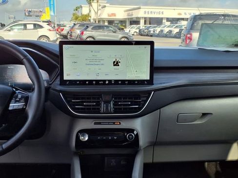 Certified 2023 Ford Escape SE w/ PHEV Premium Package image 17